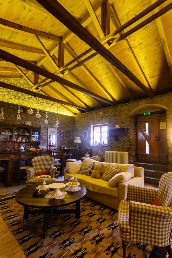 Guesthouse Karahalios Polydrosos Zewnętrze zdjęcie